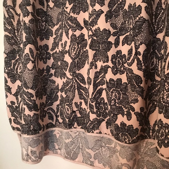 Sleeveless Black/Blush Hi-Low Blouse - Picture 3 of 4